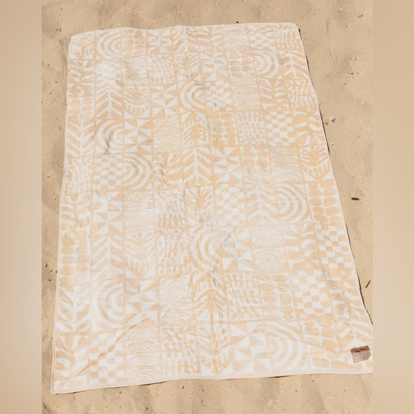 Free People x Slowtide Oversized Beach Towel, Set of 2, NWT - Picture 3 of 15